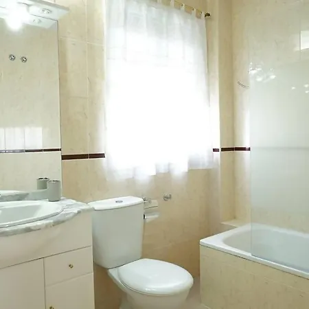 Amplio Ideal Familias Con Piscina Y Padel *